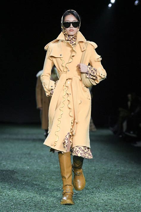 autunno cappotto burberry|I cappotti della sfilata Burberry Autunno Inverno 2024 2025.